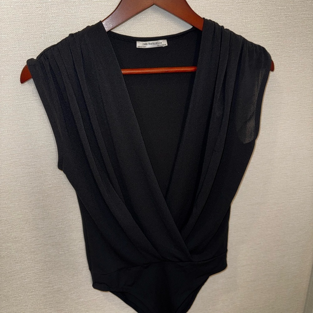 Zara Black Sleeveless Top Bodysuit